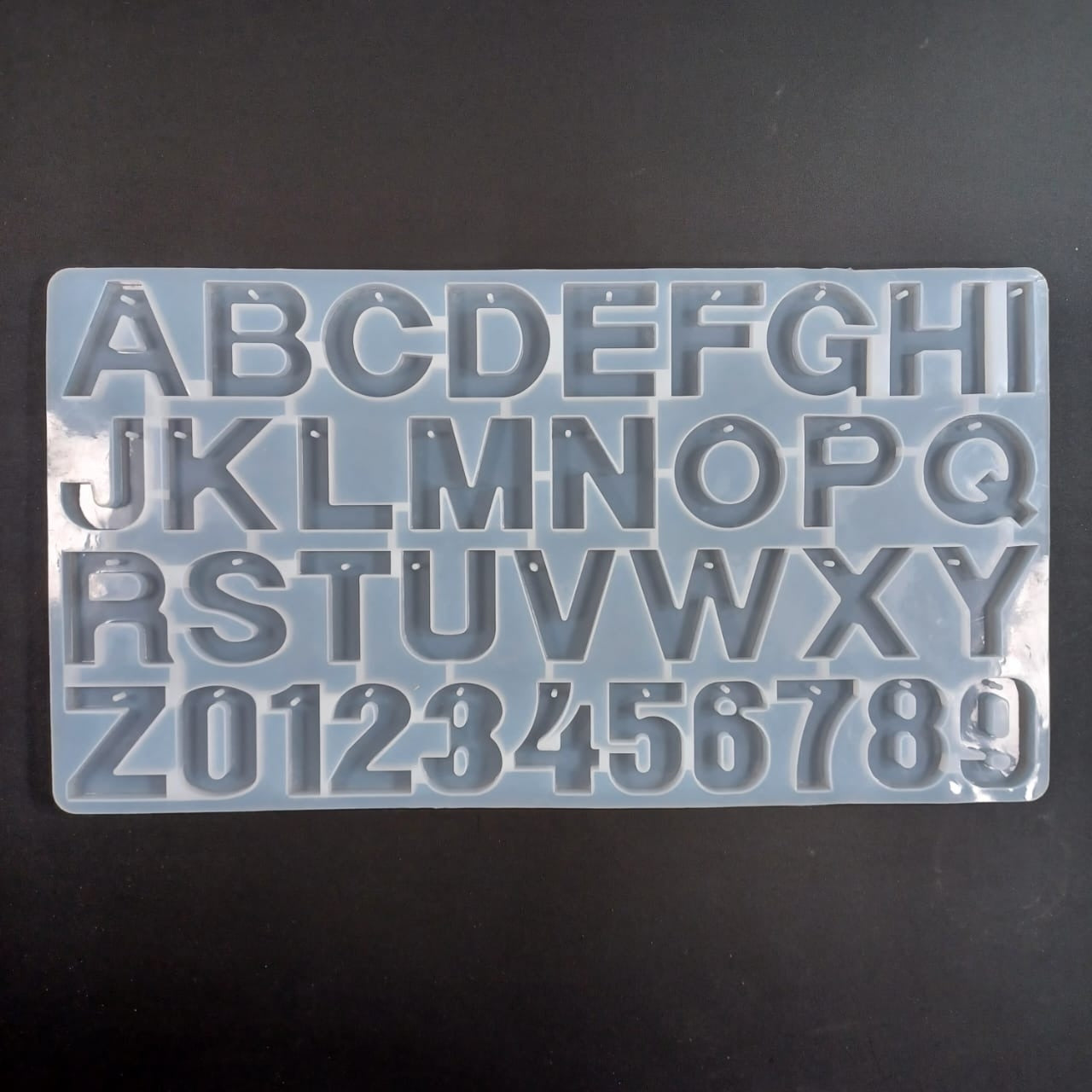 Back Pouring Alphabet Mould with the Hole