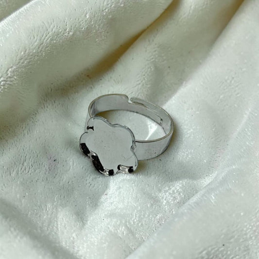 Flower shape finger ring