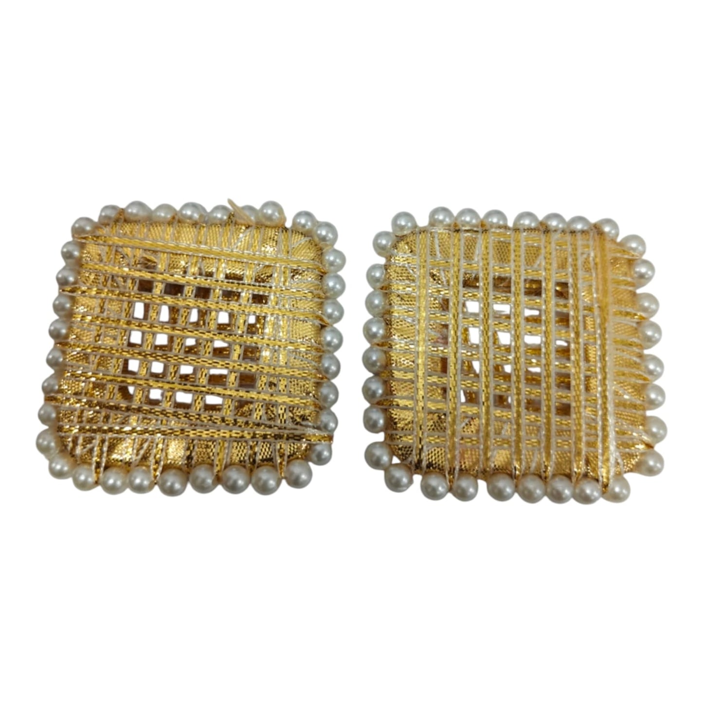 Square ring with pearl