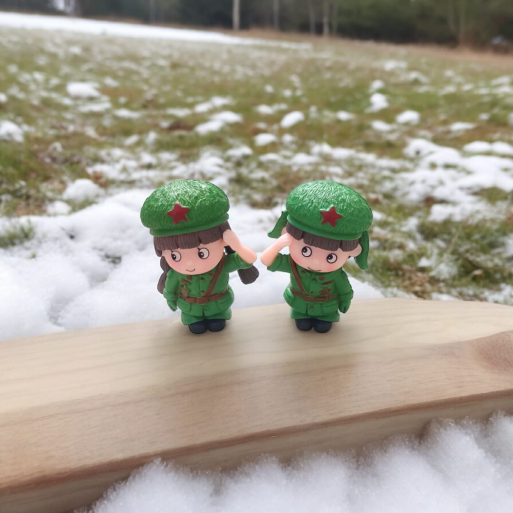 Couple Miniature-Salute Couple Green