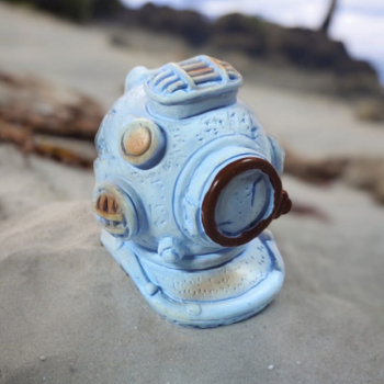 Diving helmet