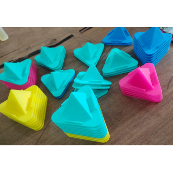 Pyramid Stand