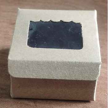 Box with window_05