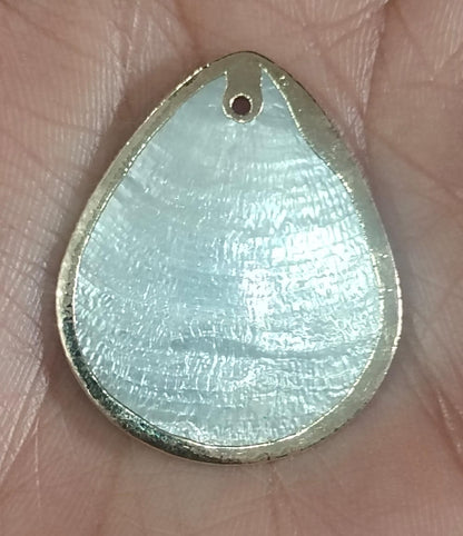 Mother of Pearl Pendant_01