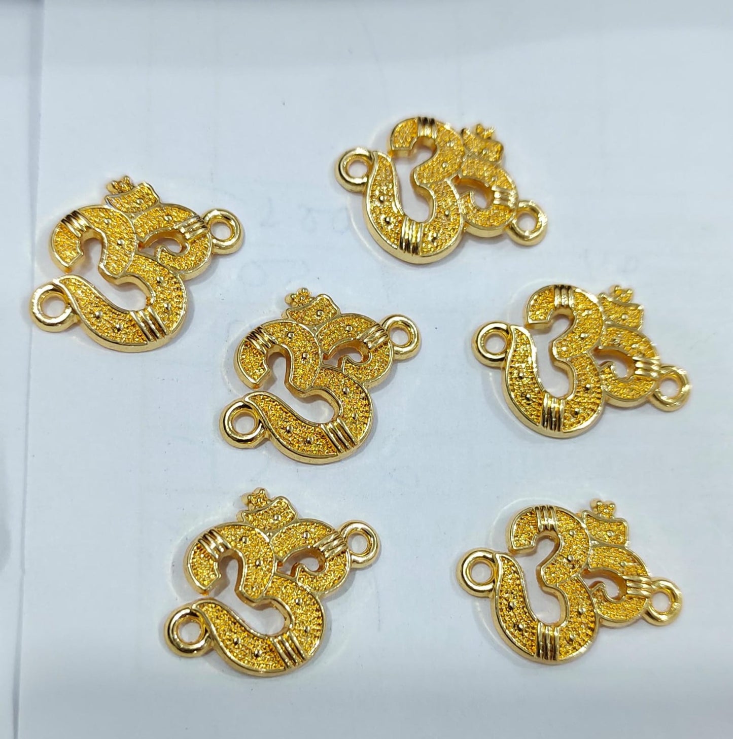 Golden Charm_01