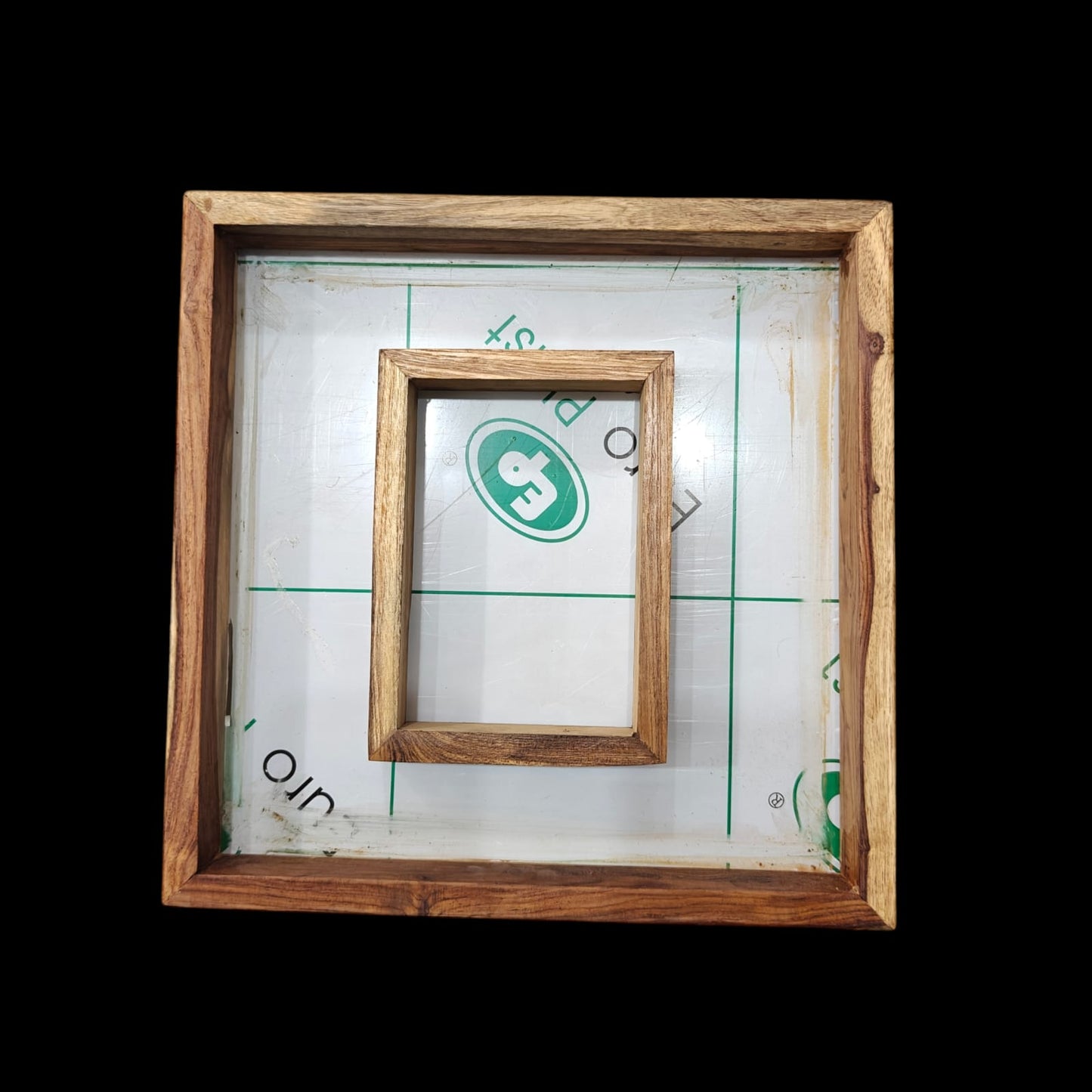Floating Frame with Inner Frame