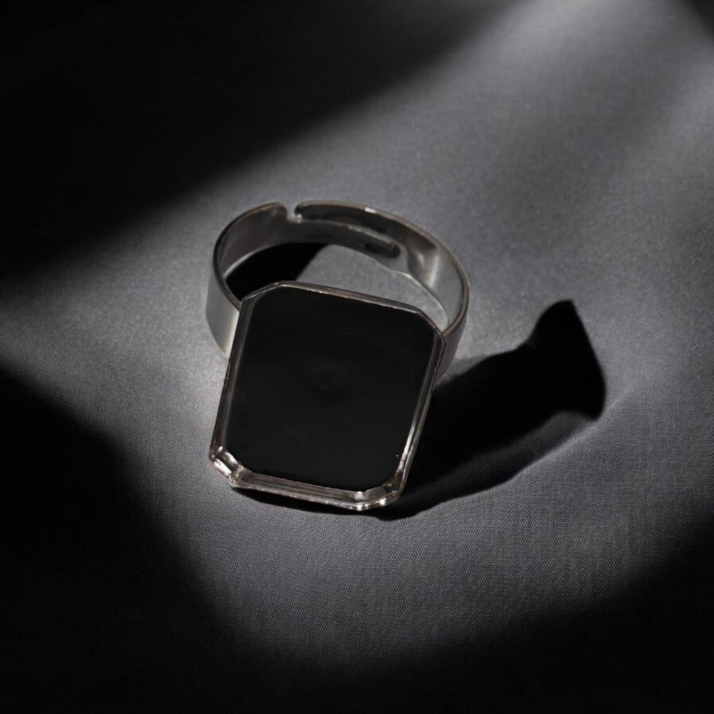 Rectangle shape finger ring